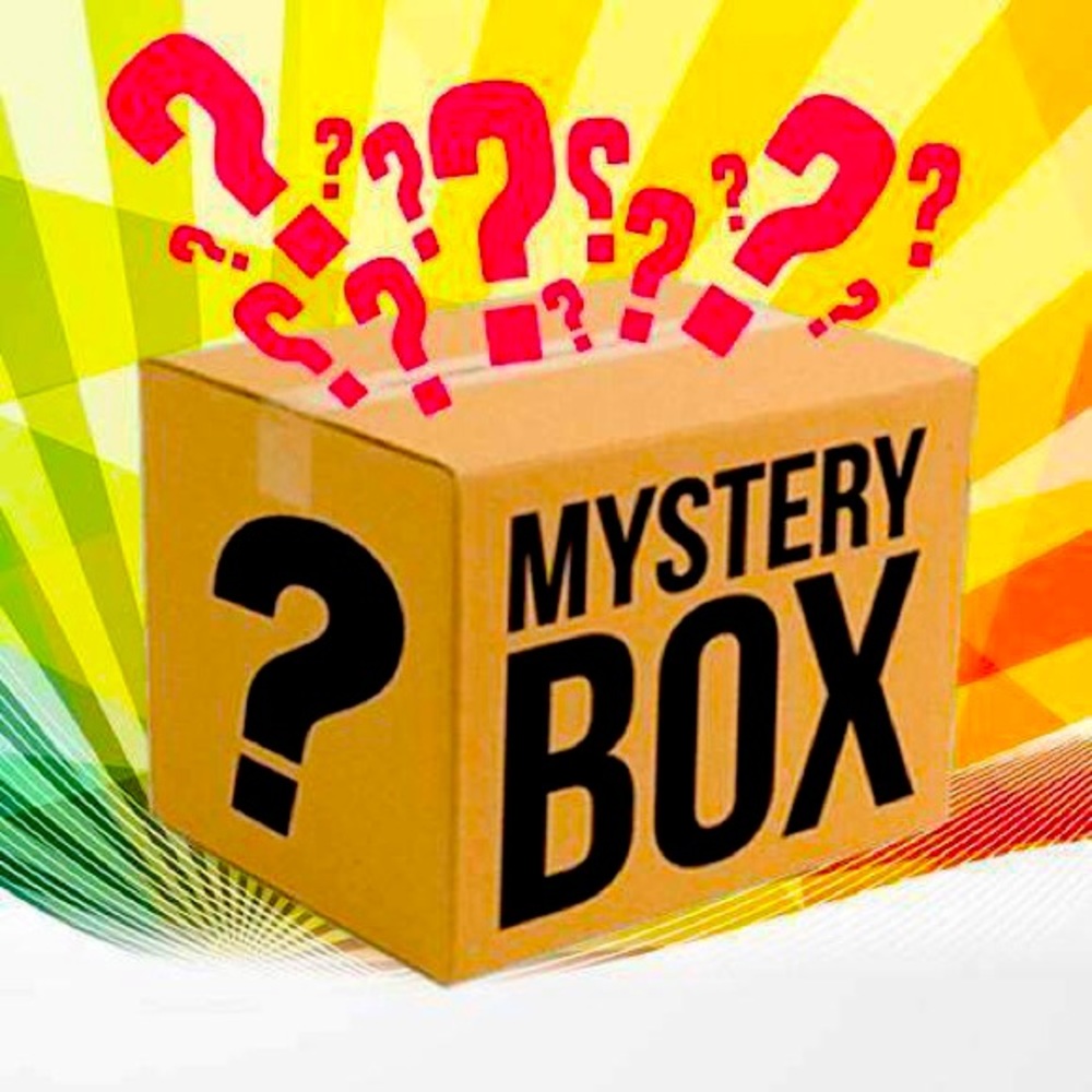 ‼️MYSTERY BOX‼️8 Apparel items for $25